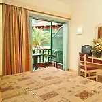 O7 Tenerife Hotel
