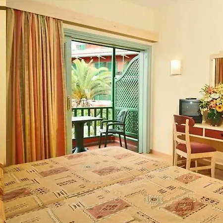 O7 Tenerife ホテル