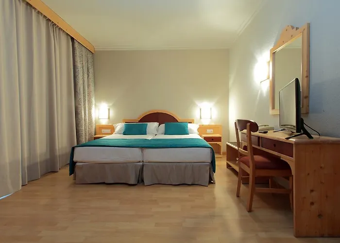 O7 Tenerife מלון 4*