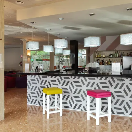 O7 Tenerife Szálloda 4*